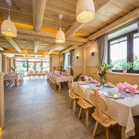 Litworowka Iii Wellness&spa 포로닌